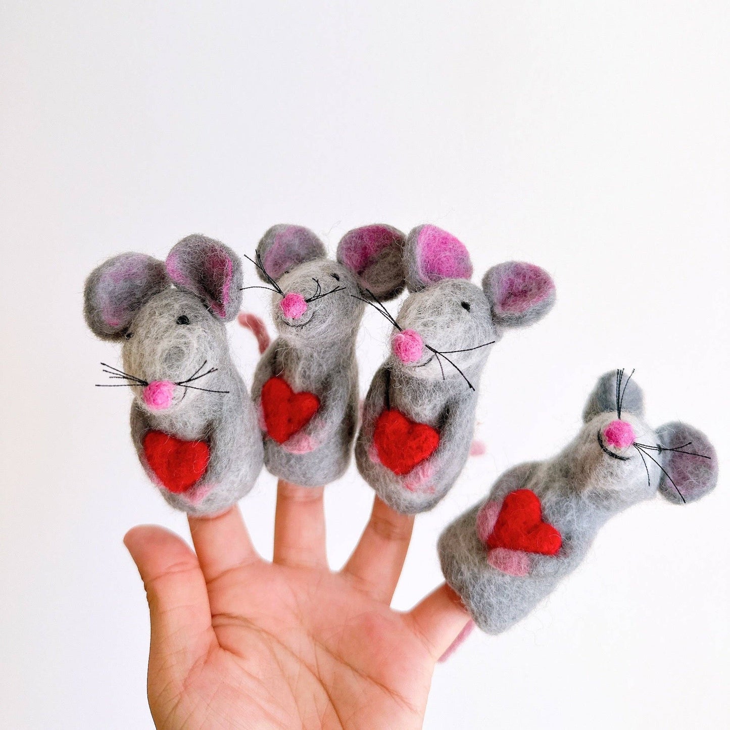 Felt Mouse Holding a Heart Finger Puppet