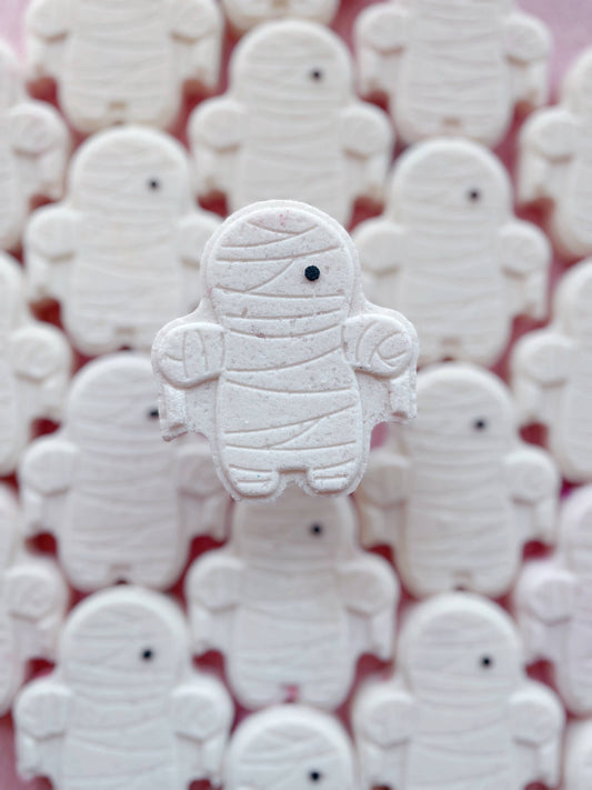 Mummy bath bomb