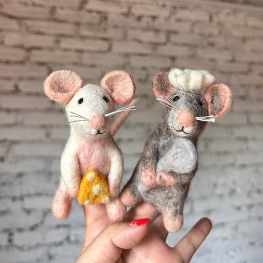 Felt Chef Mouse Finger Puppet