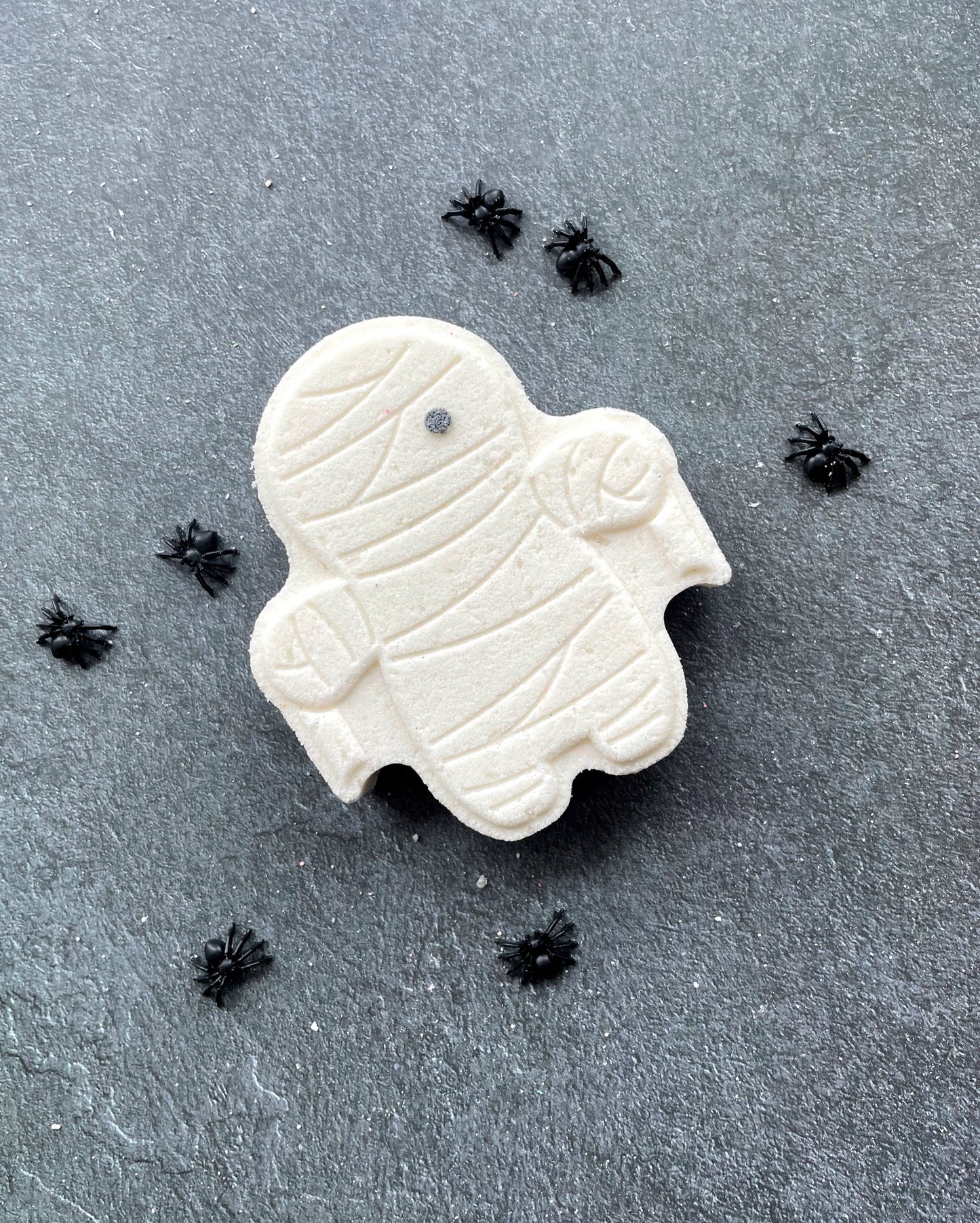 Mummy bath bomb