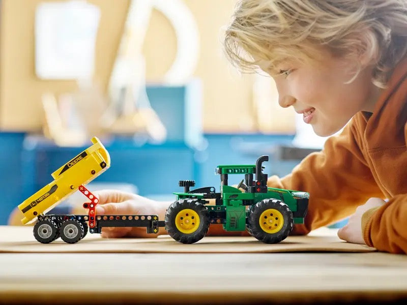 LEGO - TECHNIC: John Deere 9620R 4WD Tractor