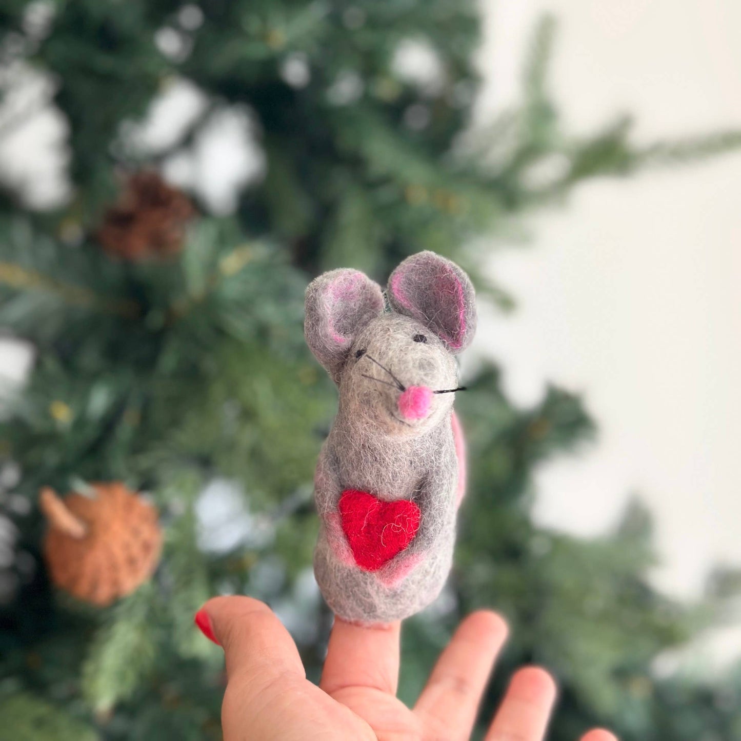 Felt Mouse Holding a Heart Finger Puppet