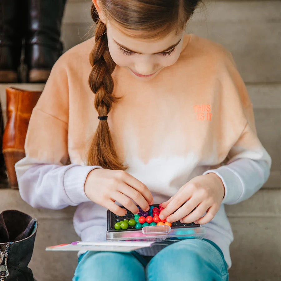 IQ PUZZLER PRO Compact Board Game Puzzle