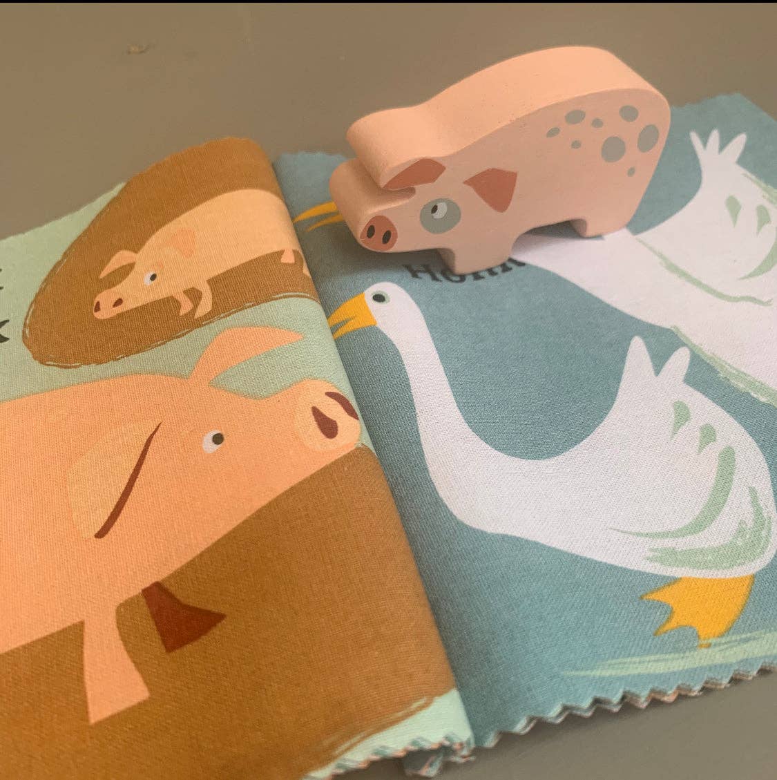 ThreadBear | Noisy Farmyard Rag Book