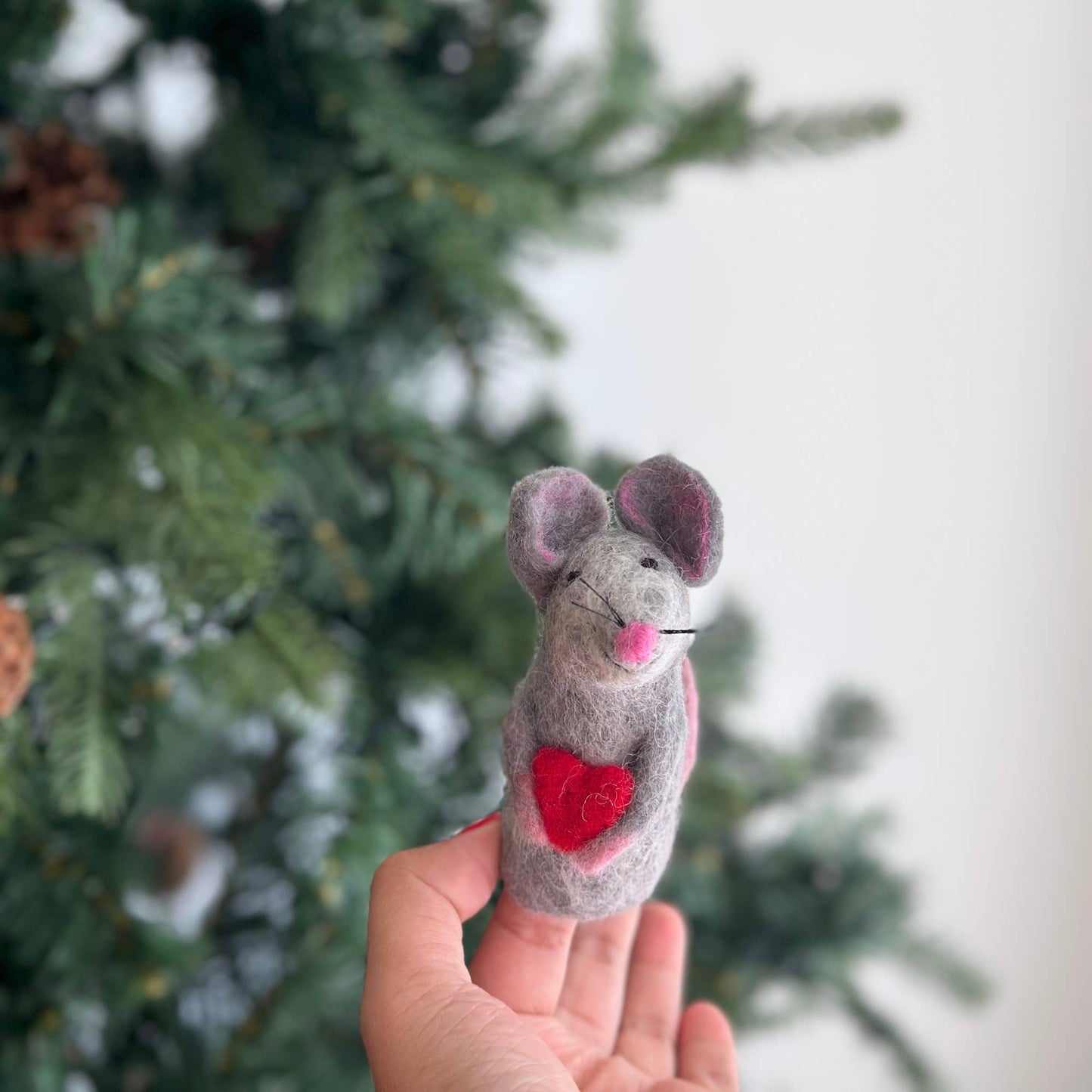 Felt Mouse Holding a Heart Finger Puppet