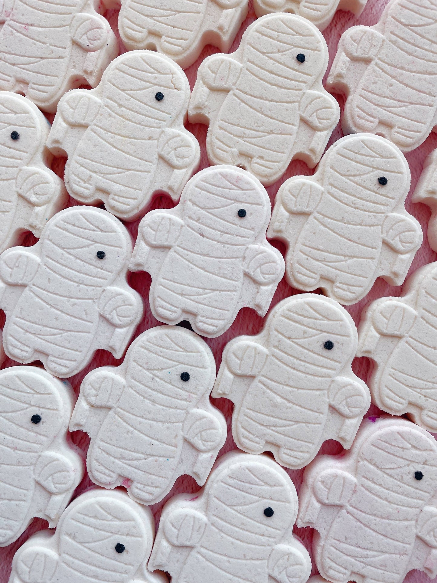 Mummy bath bomb